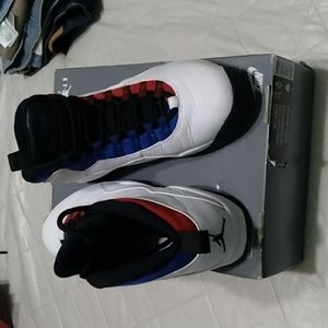 Men Jordan 10 size 9